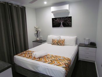 Alex Beach Cabins - Broome Tourism 21