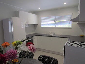 Alex Beach Cabins - Broome Tourism 23