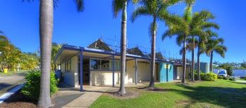 Alex Beach Cabins - Broome Tourism 24