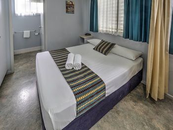 Alex Beach Cabins - Broome Tourism 30