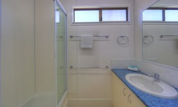Alex Beach Cabins - Broome Tourism 31