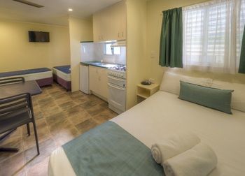 Alex Beach Cabins - Broome Tourism 35