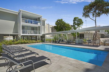 Jacaranda Noosa - Broome Tourism 2