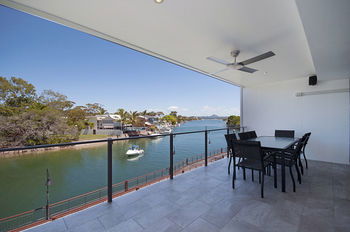 Jacaranda Noosa - Broome Tourism 3