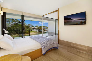 Jacaranda Noosa - Broome Tourism 12