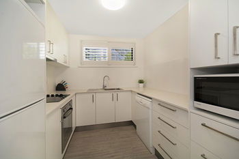 Jacaranda Noosa - Broome Tourism 15
