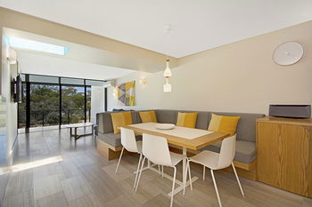 Jacaranda Noosa - Broome Tourism 22