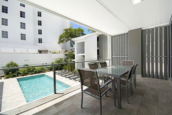 Jacaranda Noosa - Broome Tourism 32