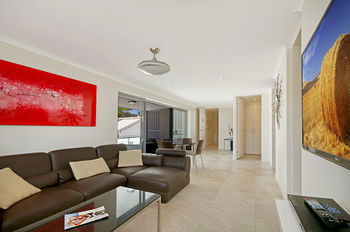 Jacaranda Noosa - Broome Tourism 46
