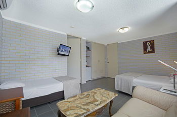 Jacaranda Noosa - Broome Tourism 51