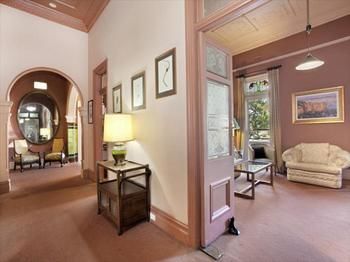 The Victoria & Albert Guesthouse - Broome Tourism 11