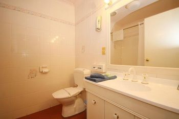 Golden Grain Motor Inn - Broome Tourism 14