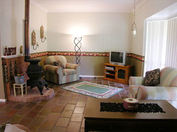 Apple Tree Cottage & Studio - Broome Tourism 11