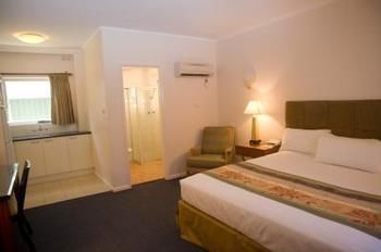 Clan Lakeside Lodge Terrigal - Broome Tourism 1