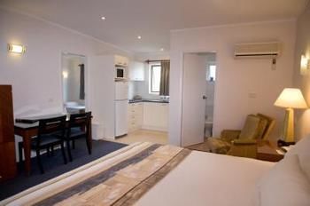 Clan Lakeside Lodge Terrigal - Broome Tourism 4