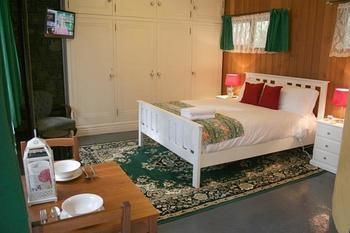 Steindorf Cottages - Broome Tourism 1