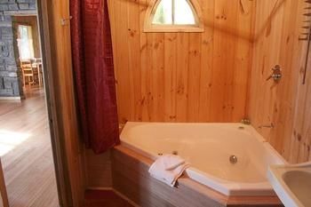 Steindorf Cottages - Broome Tourism 5
