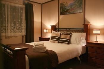 Steindorf Cottages - Broome Tourism 9