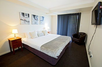 Astina Serviced Apartments - Central - Broome Tourism 5