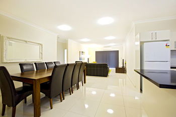 Astina Serviced Apartments - Central - Broome Tourism 7