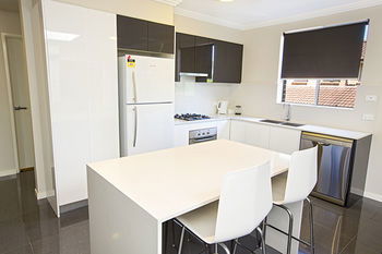 Astina Serviced Apartments - Parkside - Broome Tourism 5