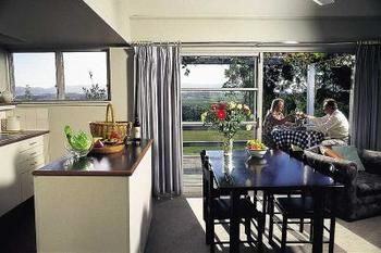 Vineyard Hill - Broome Tourism 2