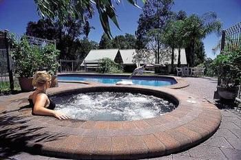 Vineyard Hill - Broome Tourism 4