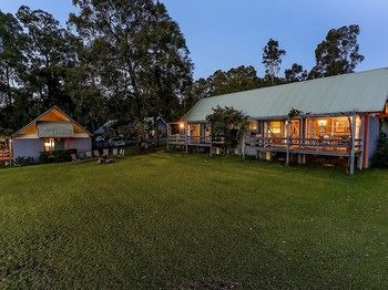 Vineyard Hill - Broome Tourism 8