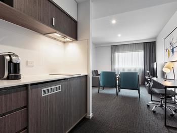 Best Western Plus Lake Kawana Hotel - Broome Tourism 2