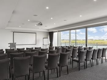 Best Western Plus Lake Kawana Hotel - Broome Tourism 13