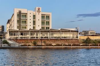 Best Western Plus Lake Kawana Hotel - Broome Tourism 22