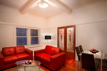 Como Court By Crest - Broome Tourism 4
