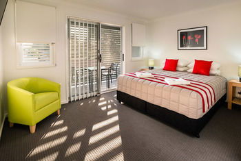 Wallsend Executive Apartments - Broome Tourism 16