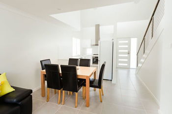 Wallsend Executive Apartments - Broome Tourism 26