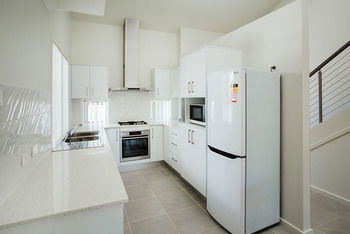 Wallsend Executive Apartments - Broome Tourism 28