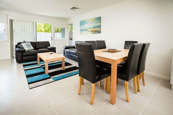 Wallsend Executive Apartments - Broome Tourism 32