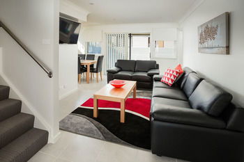 Wallsend Executive Apartments - Broome Tourism 36