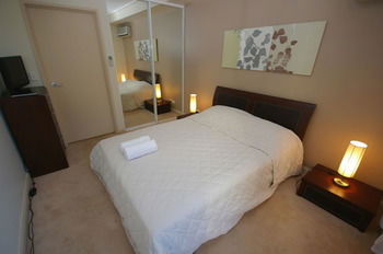 Homebush 57 Ben Furnished Apartment - Broome Tourism 1