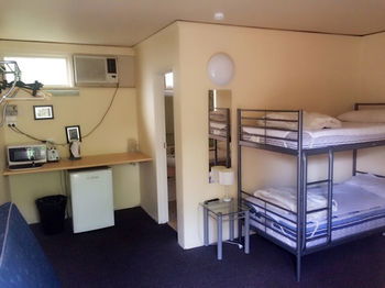 St Kilda Hostel - Broome Tourism 3