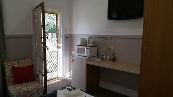 Coppers Hill Private Accommodation - Broome Tourism 10