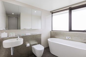 Meriton Serviced Apartments Church Street - Broome Tourism 6