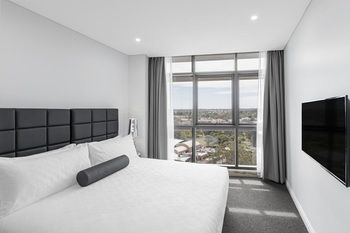 Meriton Serviced Apartments Church Street - Broome Tourism 12