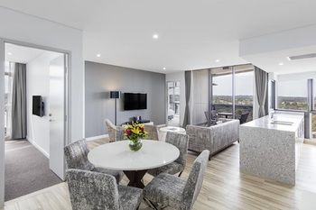 Meriton Serviced Apartments Church Street - Broome Tourism 15