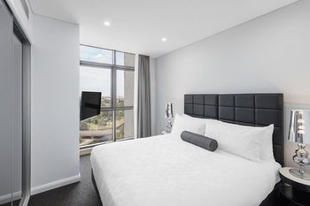 Meriton Serviced Apartments Church Street - Broome Tourism 16