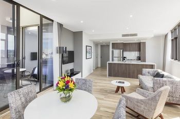 Meriton Serviced Apartments Church Street - Broome Tourism 25