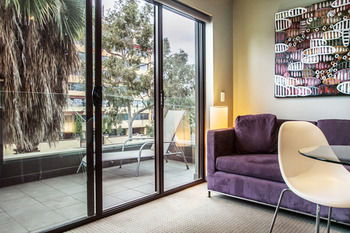 Comfy Kew Apartments - Broome Tourism 6