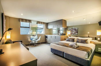 Comfy Kew Apartments - Broome Tourism 12