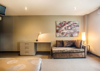 Comfy Kew Apartments - Broome Tourism 14