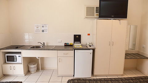 BEST WESTERN Caboolture Central Motor Inn - Broome Tourism 0