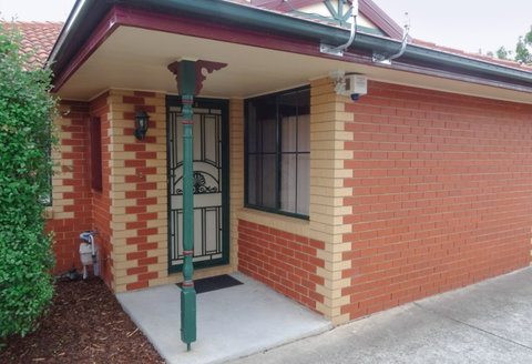 BEST WESTERN Fawkner Airport Motor Inn And Serviced Apartments - Broome Tourism 0